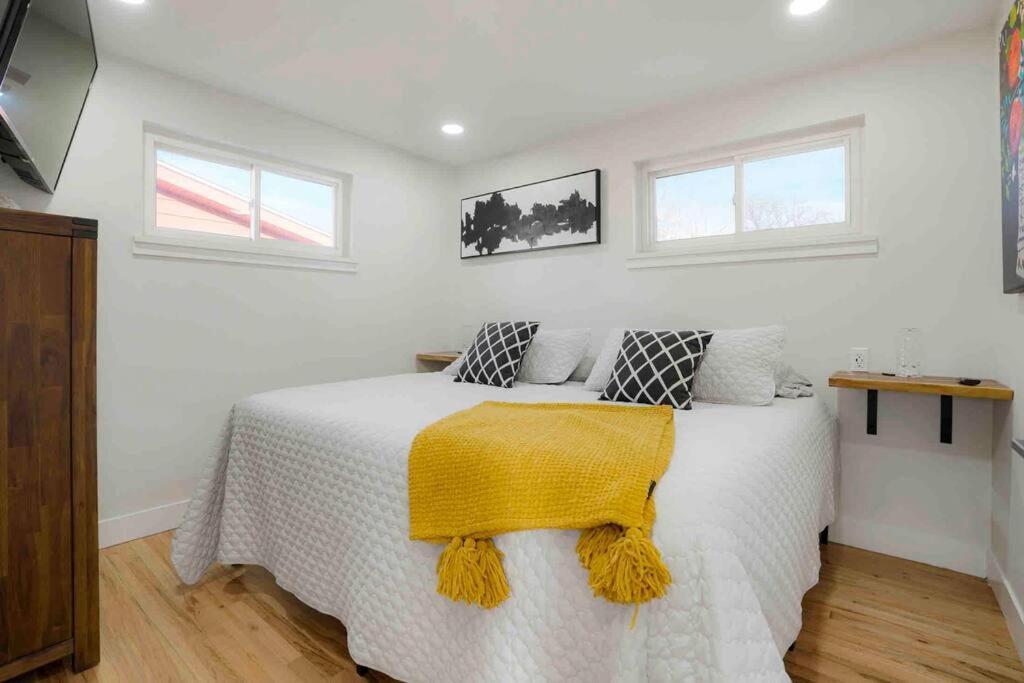 Sleeps 16 - 15 Min/Downtown, 10 Min/Medical Center Villa Aurora Dış mekan fotoğraf